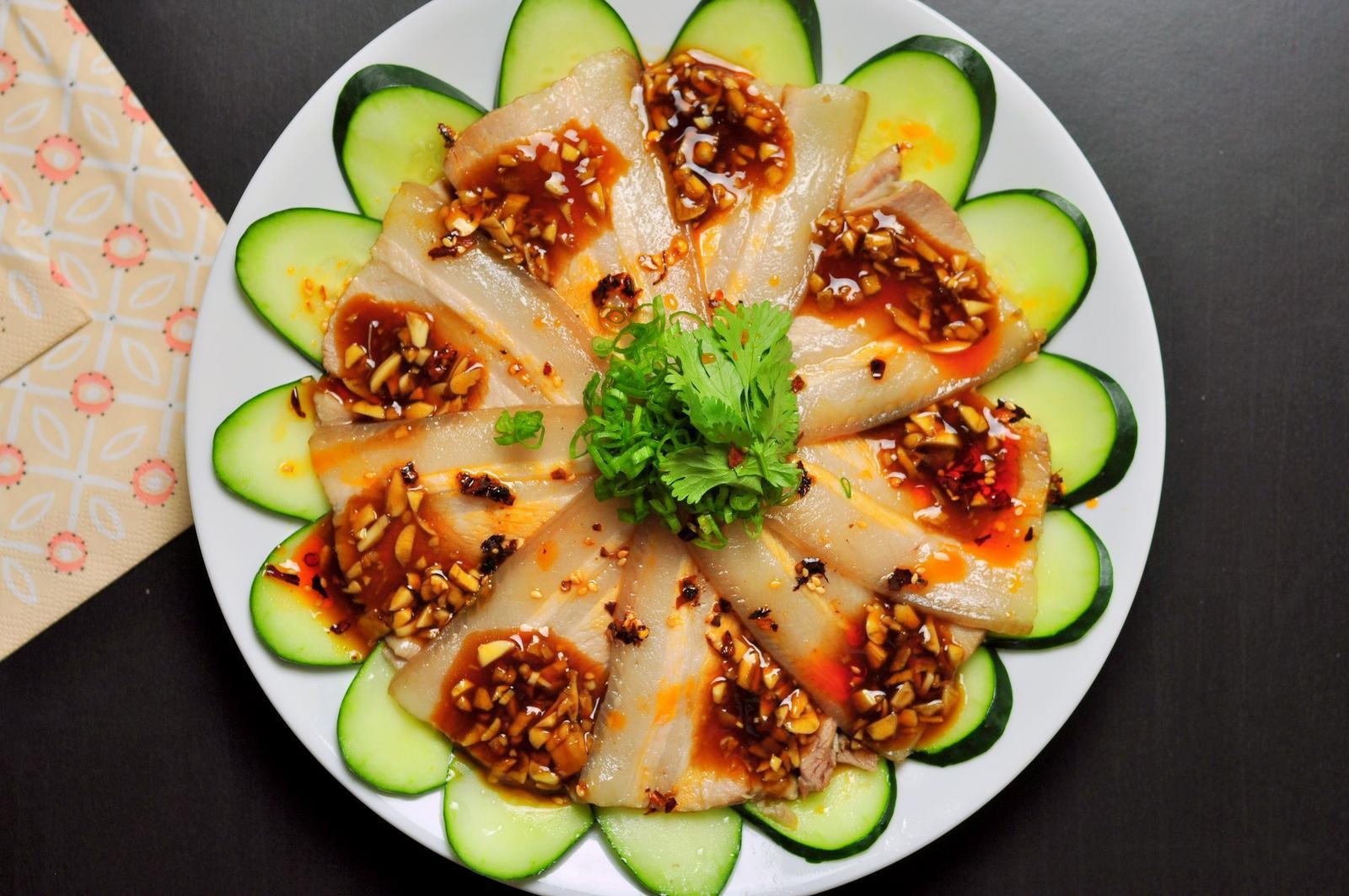 Meo luoc thit ba chi ngon, gion an kem sot Tu Xuyen hinh anh