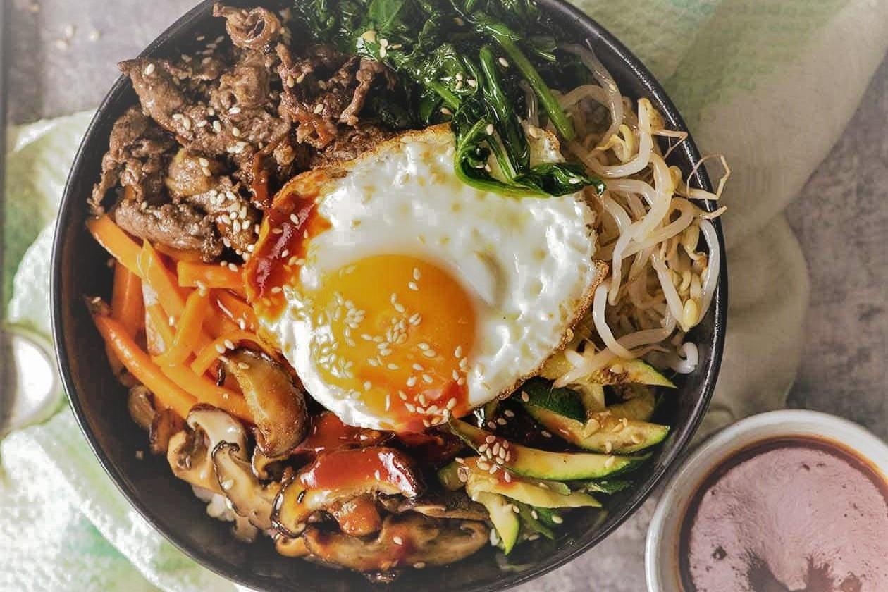 Cach lam com tron Bibimbap chuan vi Han Quoc hinh anh