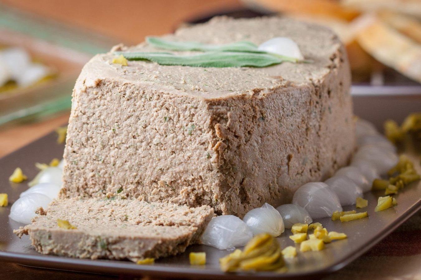 Tu lam pate gan ga sot bo beo ngay, chuan vi bua an kieu Au hinh anh