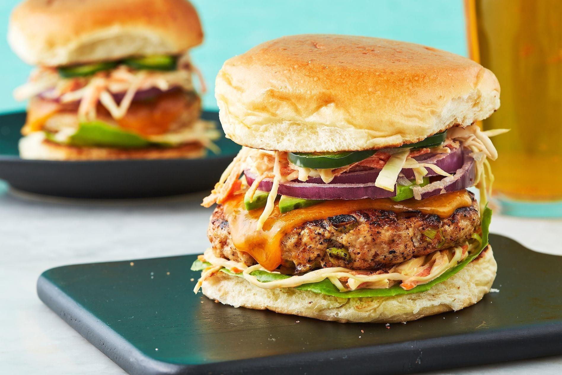 Tu lam hamburger ga kep bo tai nha hinh anh