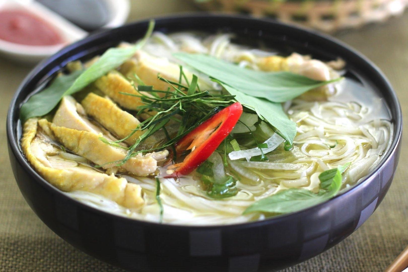Bi quyet lam pho ga chuan vi mien Bac hinh anh