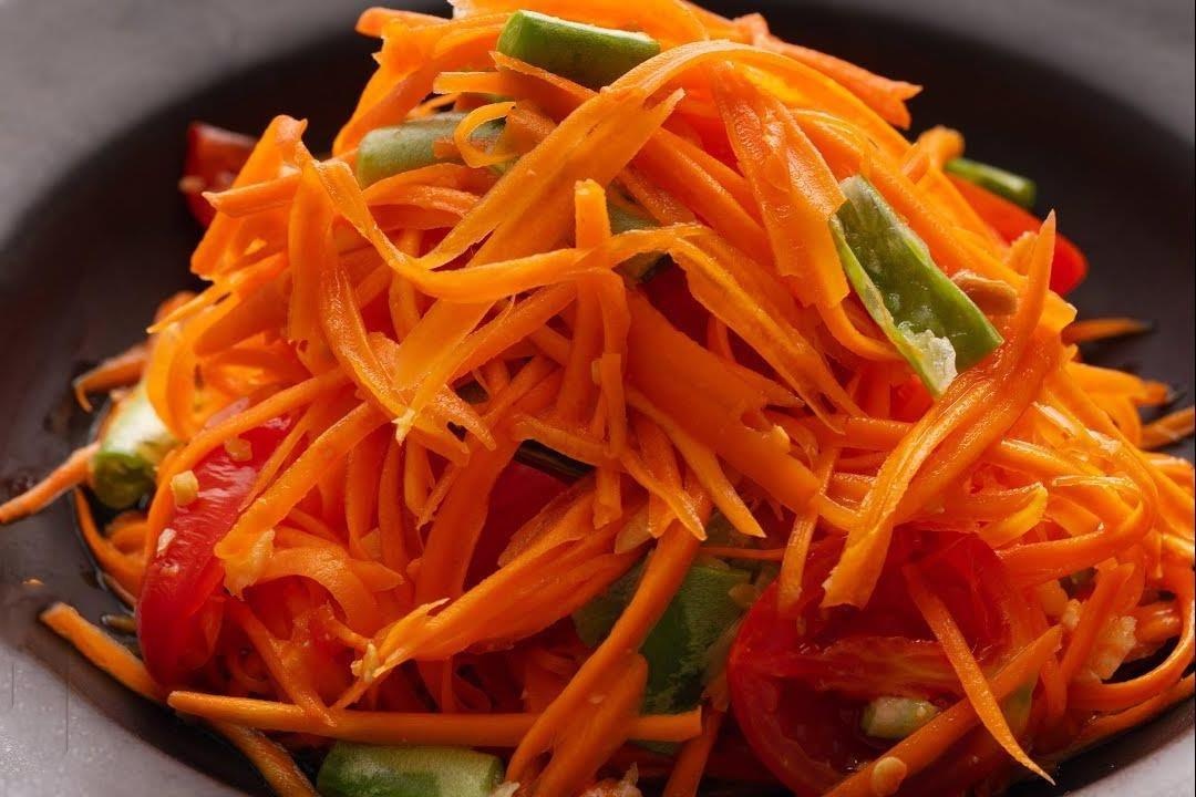 Goi cay Som Tum gay nghien cua Thai Lan gom nhung gi? hinh anh