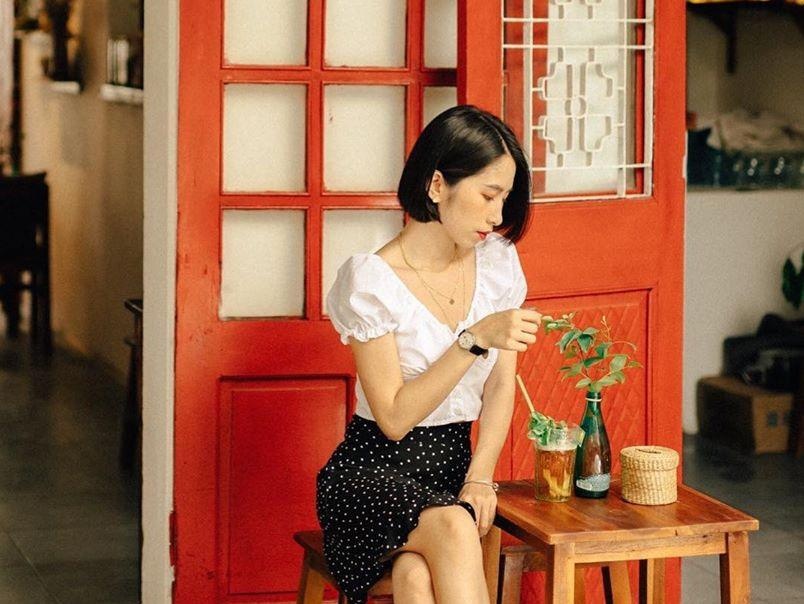 Trung thu ghe 5 quan ca phe trang tri tran khong khi trang ram hinh anh