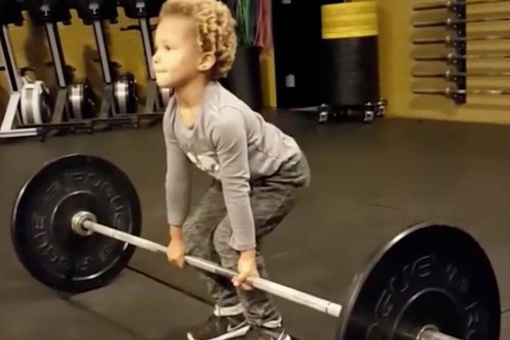 Co be 6 tuoi co the chong day hon 60 lan hinh anh