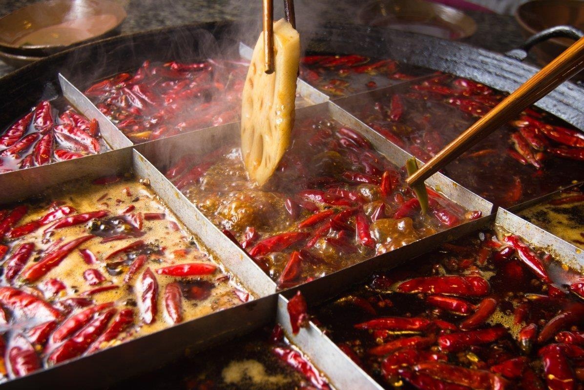 Co gi trong noi lau cay noi tieng the gioi hinh anh