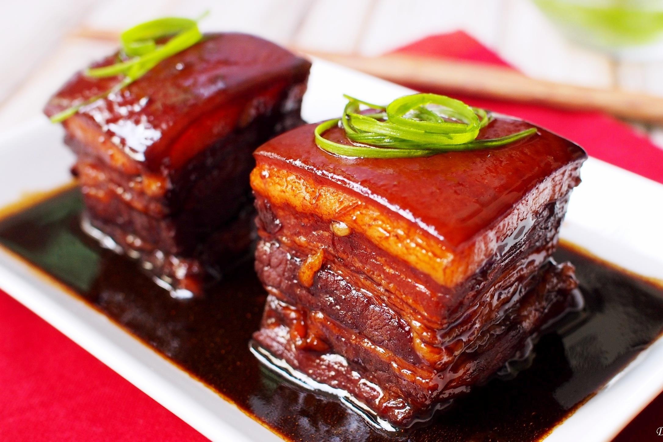 Nang tam thit kho trung voi xi dau, ngu vi huong hinh anh