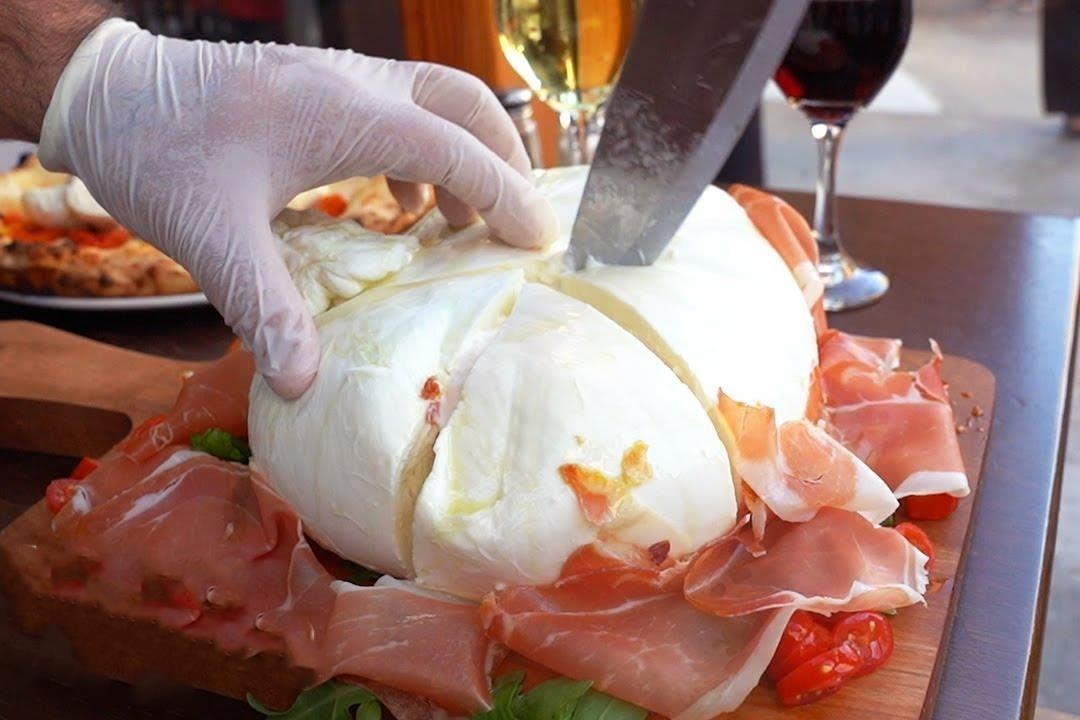 Pho mai co lon lam tu sua trau, cham nhe la tuon trao hinh anh