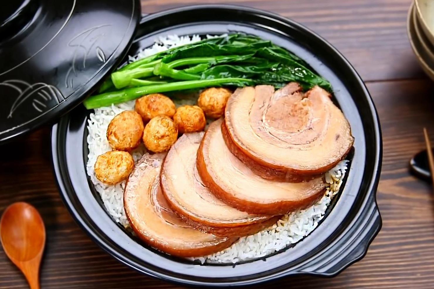 Hoc lam com nieu thit ba chi, trung cut an kem rau cai hinh anh