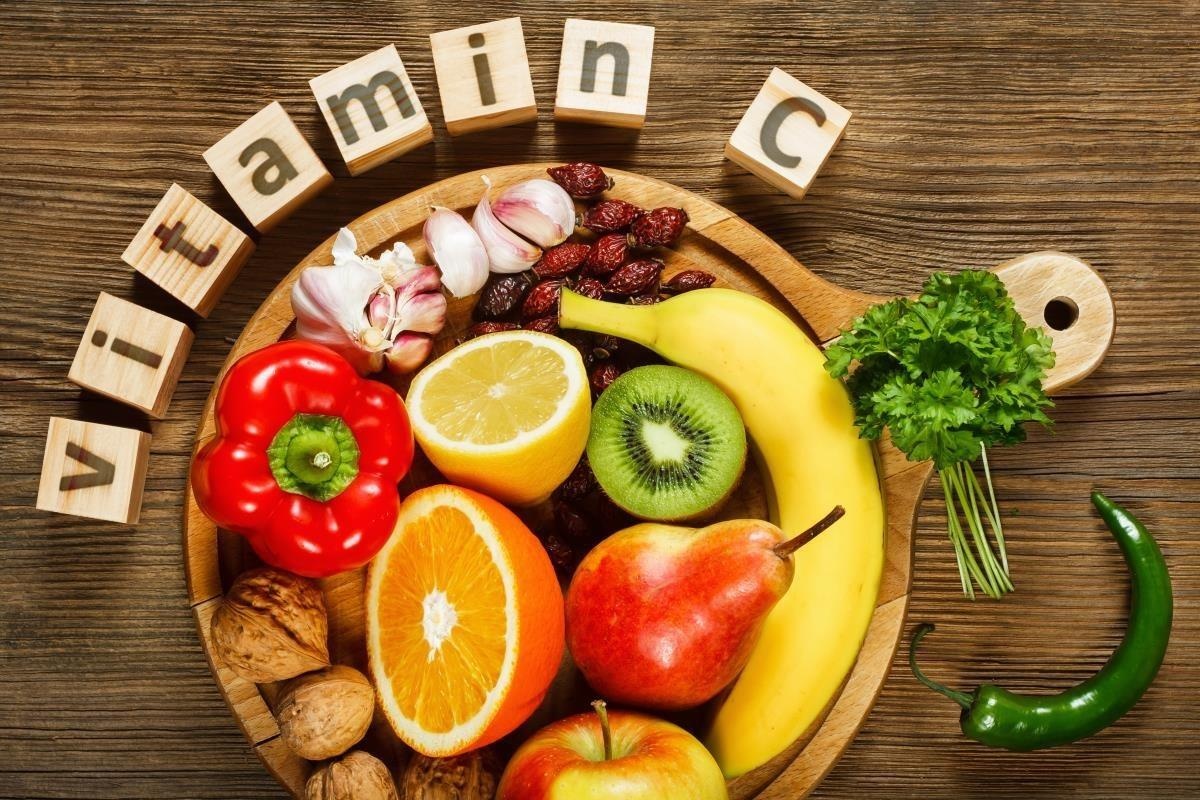 Vi sao co the can vitamin? hinh anh