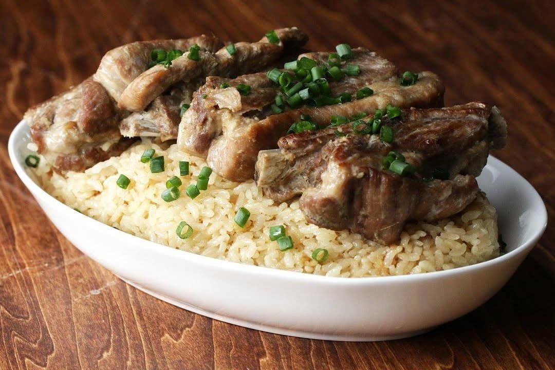 Cach lam com suon ngon ba noi tro nen biet hinh anh