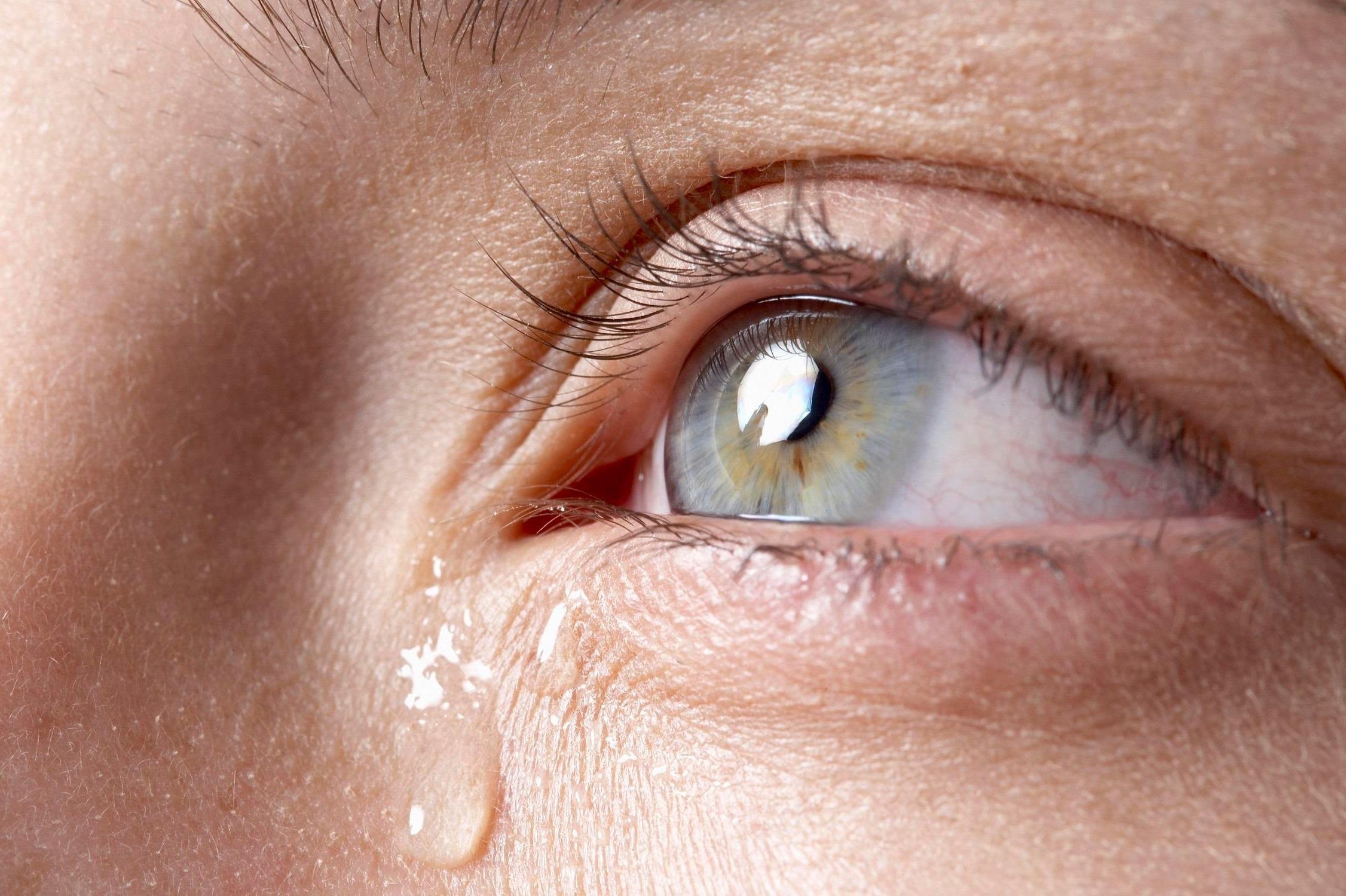 Vi sao nuoc mat co vi man? hinh anh