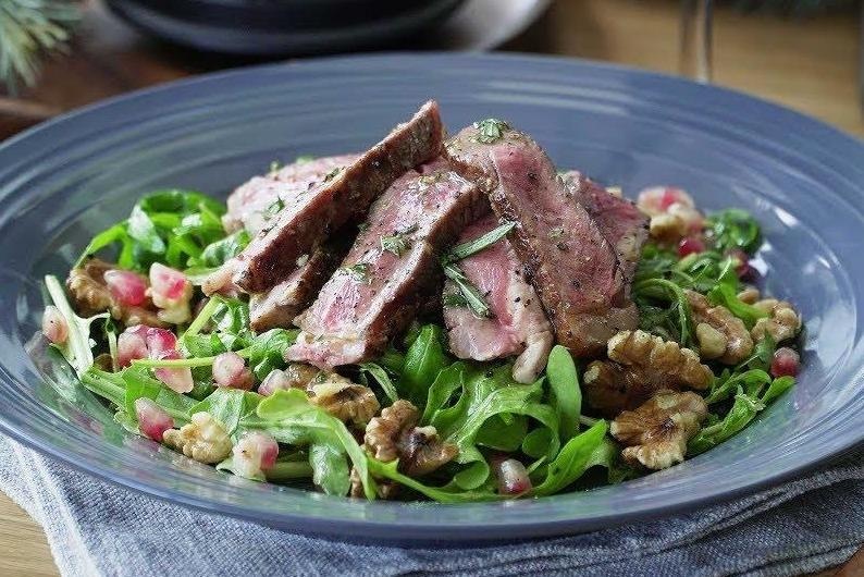 Lam salad tu thit bo ap chao ngon kho cuong hinh anh