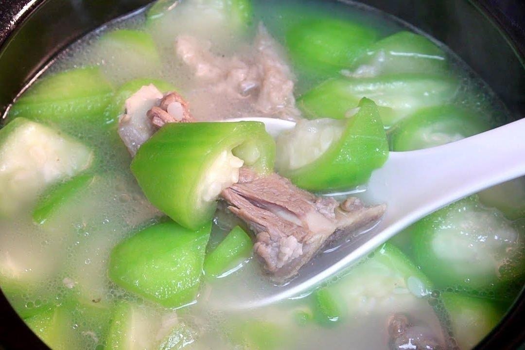 Canh muop nau suon ngon, khong bi nat hinh anh