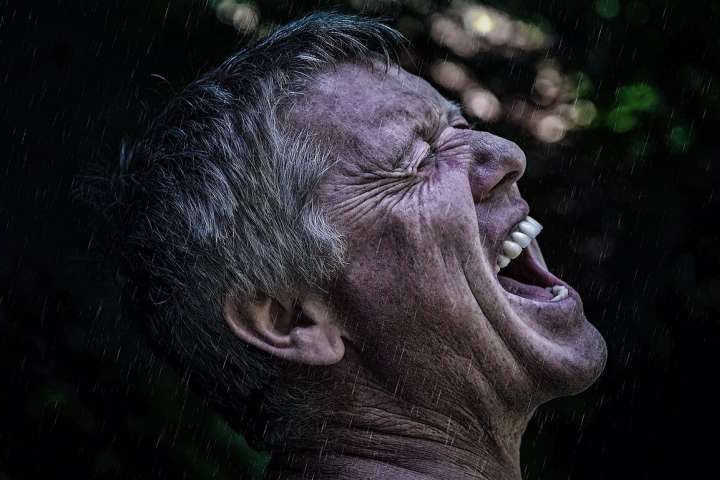 Hoi chung khien nguoi benh mat cam giac dau hinh anh