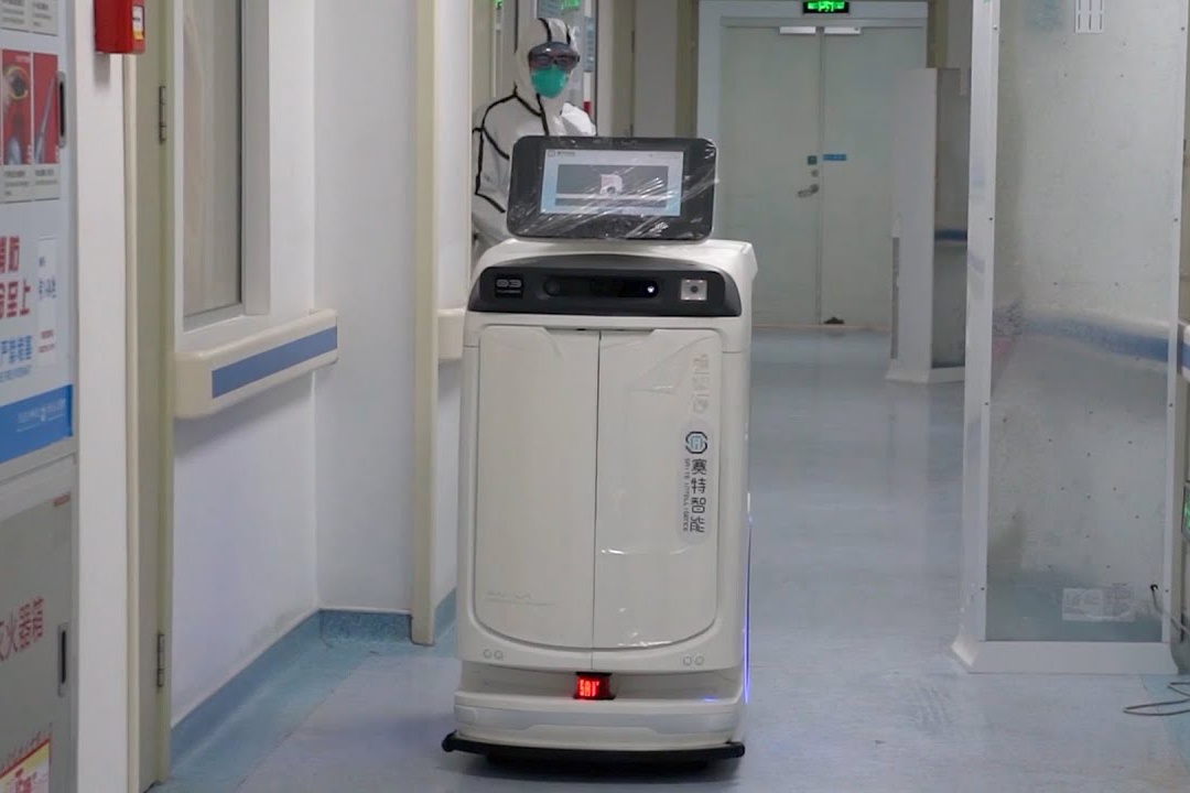 Trung Quoc su dung robot dieu tri cho benh nhan nhiem corona hinh anh