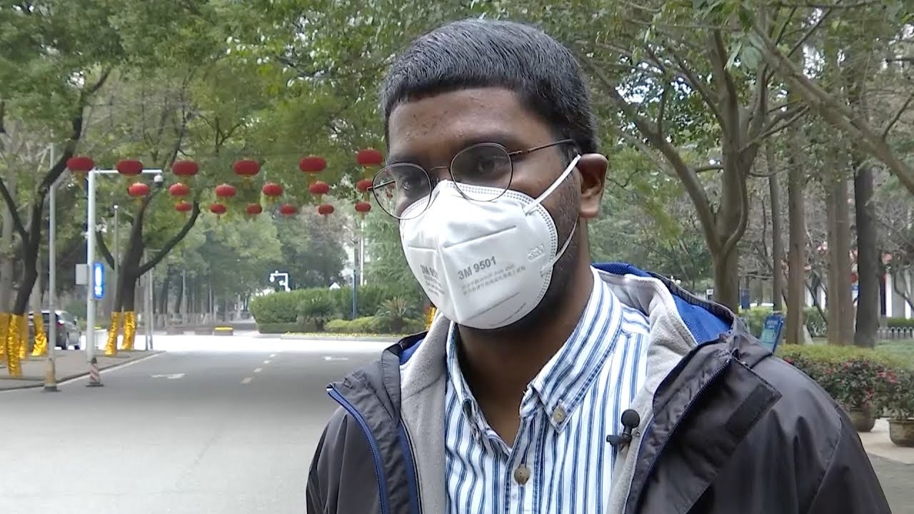 Du hoc sinh quyet dinh o lai Vu Han hinh anh