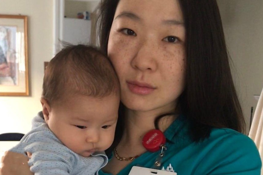 Y ta vua sinh con len tuyen dau chong Covid-19 hinh anh