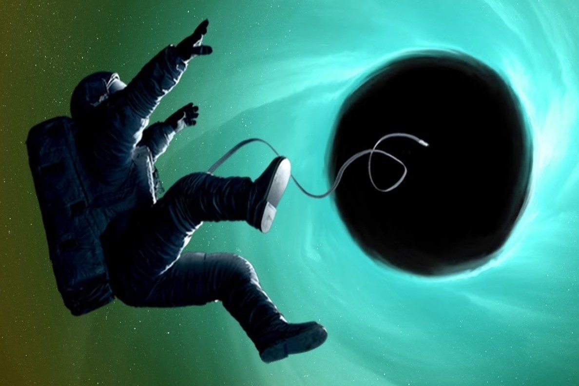 Ban co the lam gi neu bi hut vao ho den vu tru? hinh anh