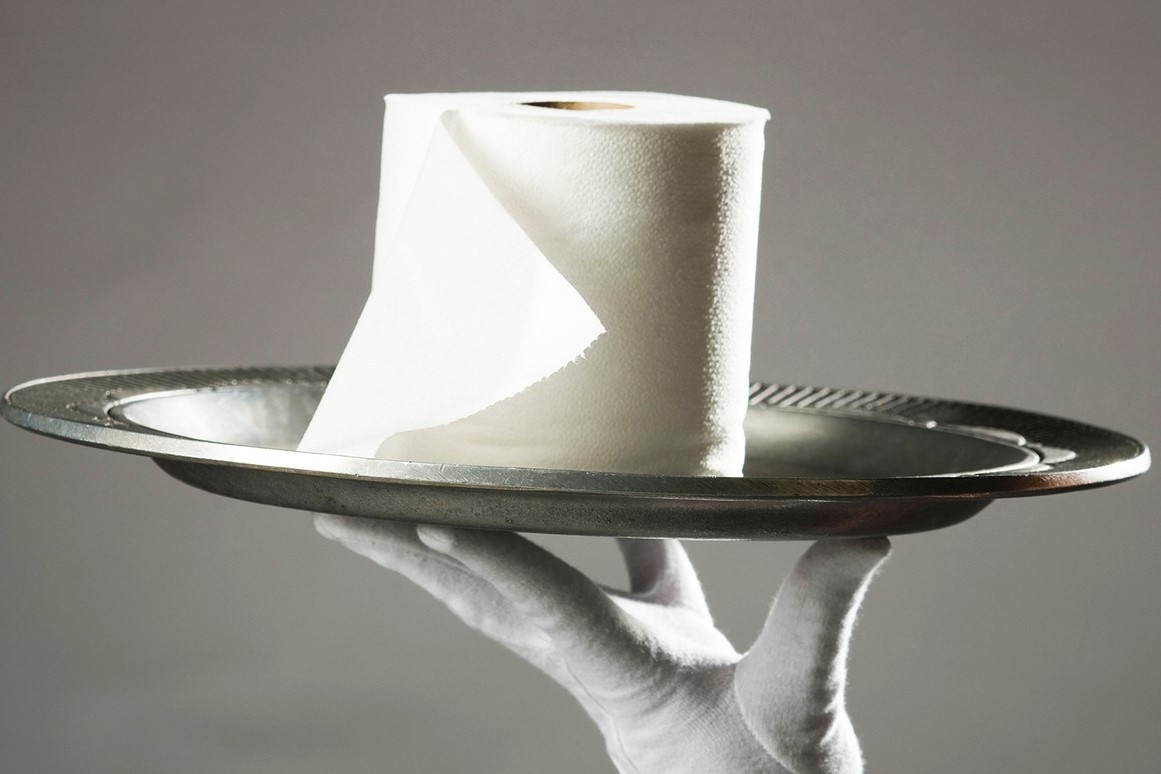 Vi sao nguoi phuong Tay thich su dung giay ve sinh? hinh anh