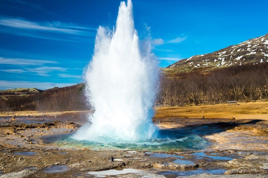 Se ra sao neu ban roi vao mach nuoc phun nong 100 do C? hinh anh