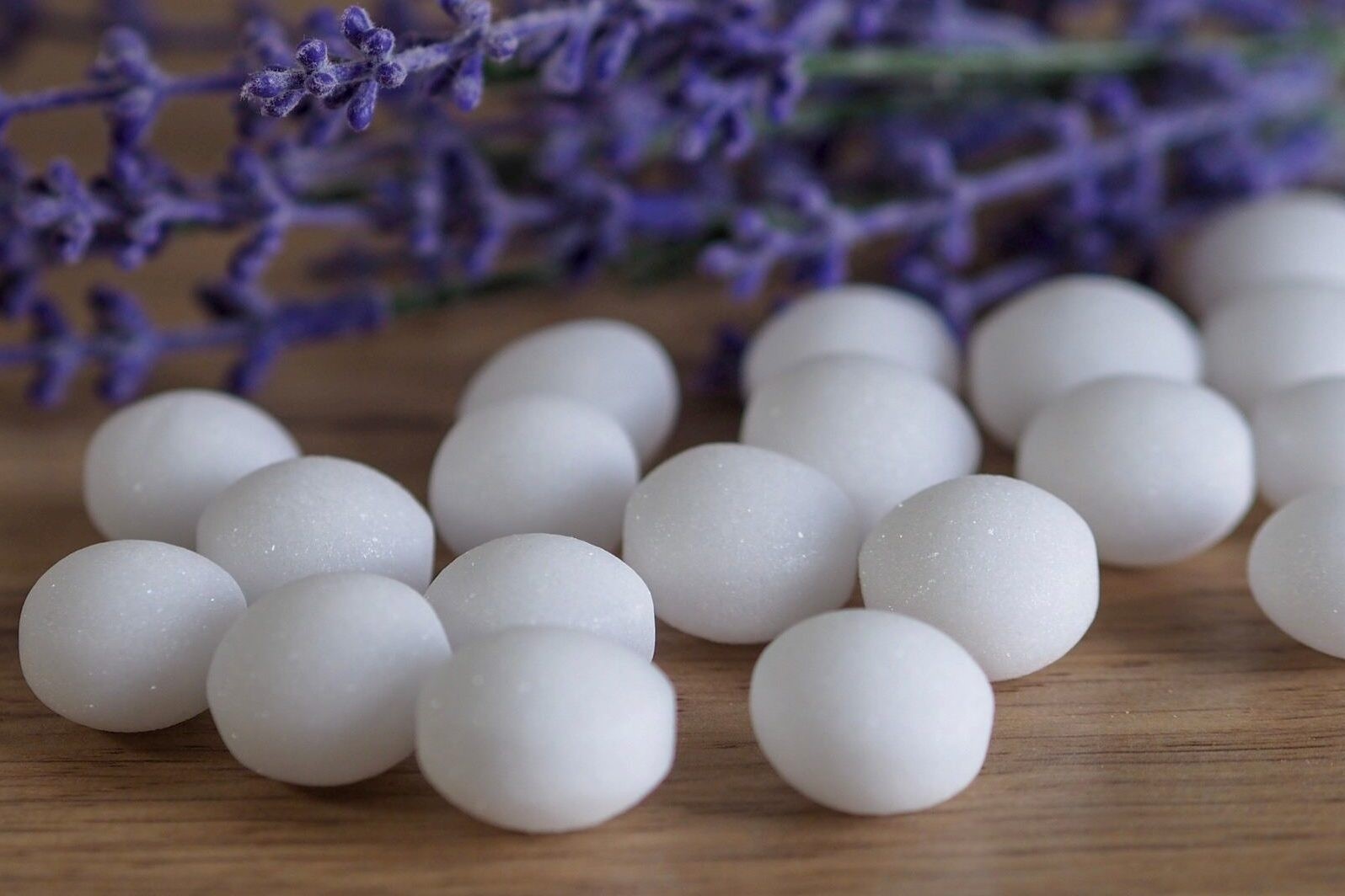 Vi sao bang phien bien mat theo thoi gian? hinh anh