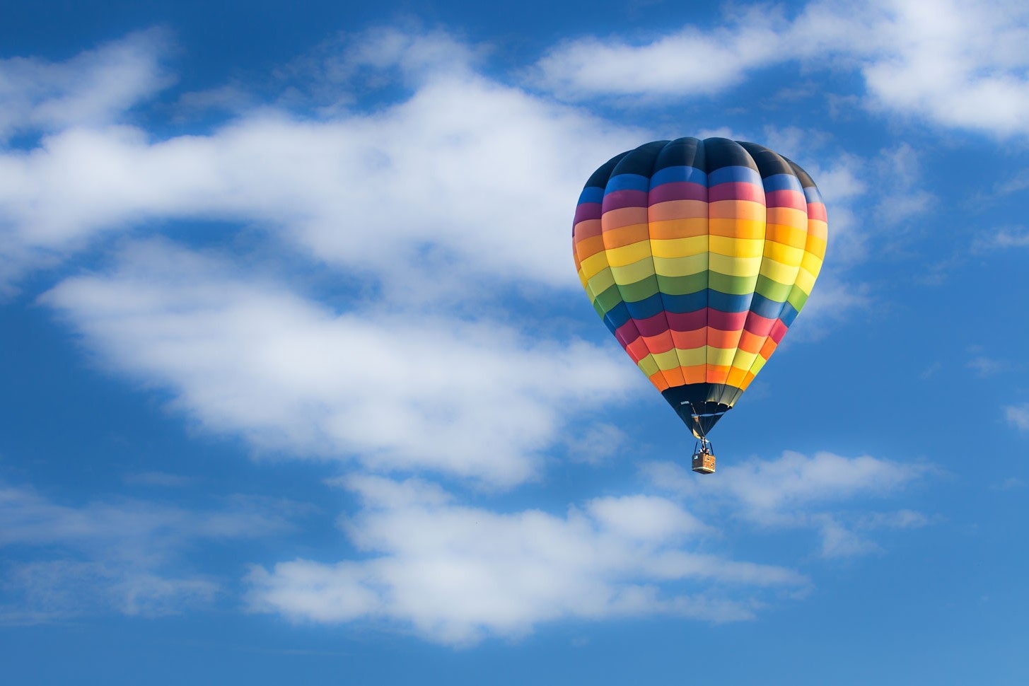 Tai sao bau troi co mau xanh? hinh anh