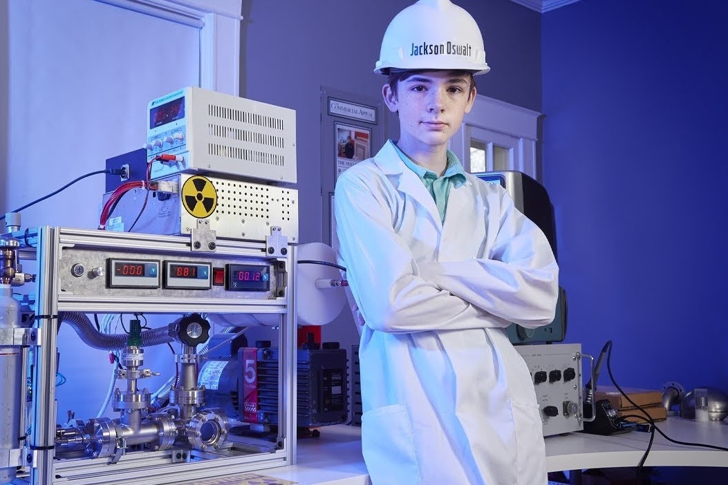 Cau be che tao lo phan ung hat nhan tai nha hinh anh