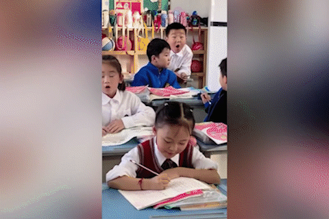 Ca lop ho reo khi ban hoc dat diem tuyet doi o Trung Quoc hinh anh