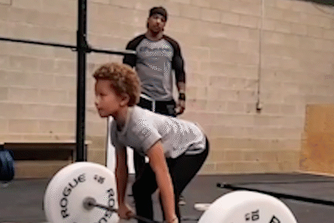 Be gai 7 tuoi nang ta an tuong o My hinh anh