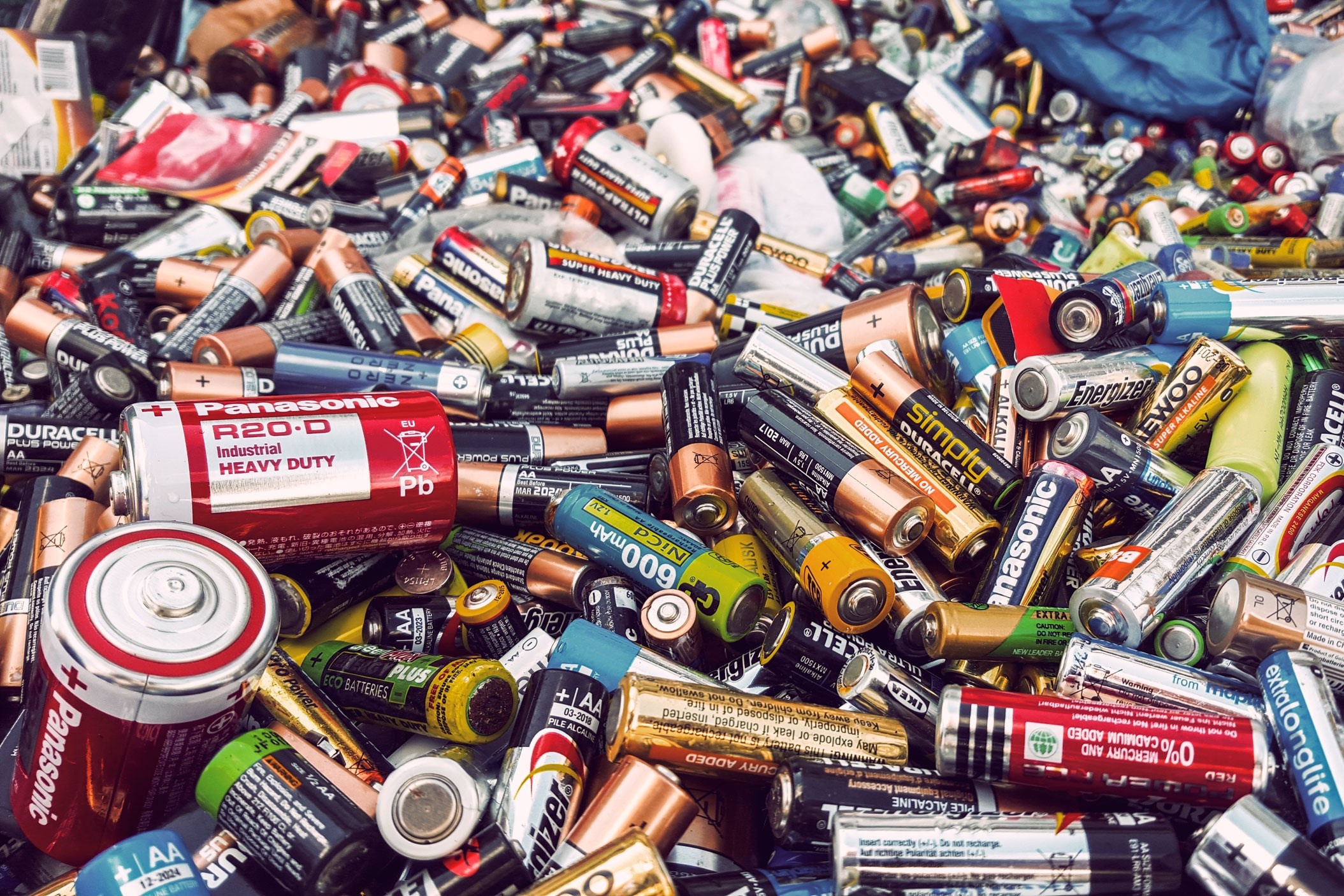 Dieu gi xay ra neu the gioi khong co pin? hinh anh