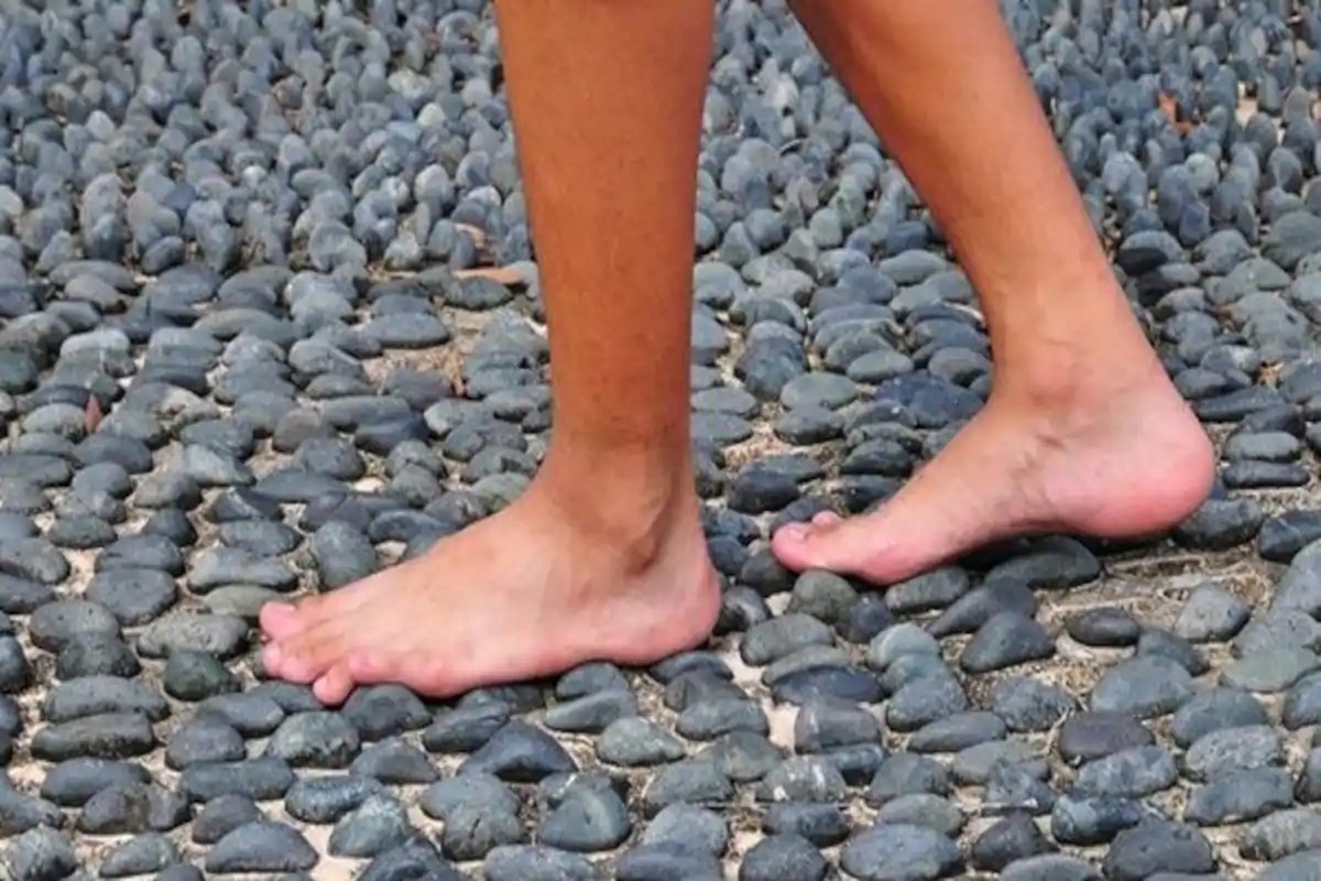 Loi ich cua viec di chan tran hinh anh