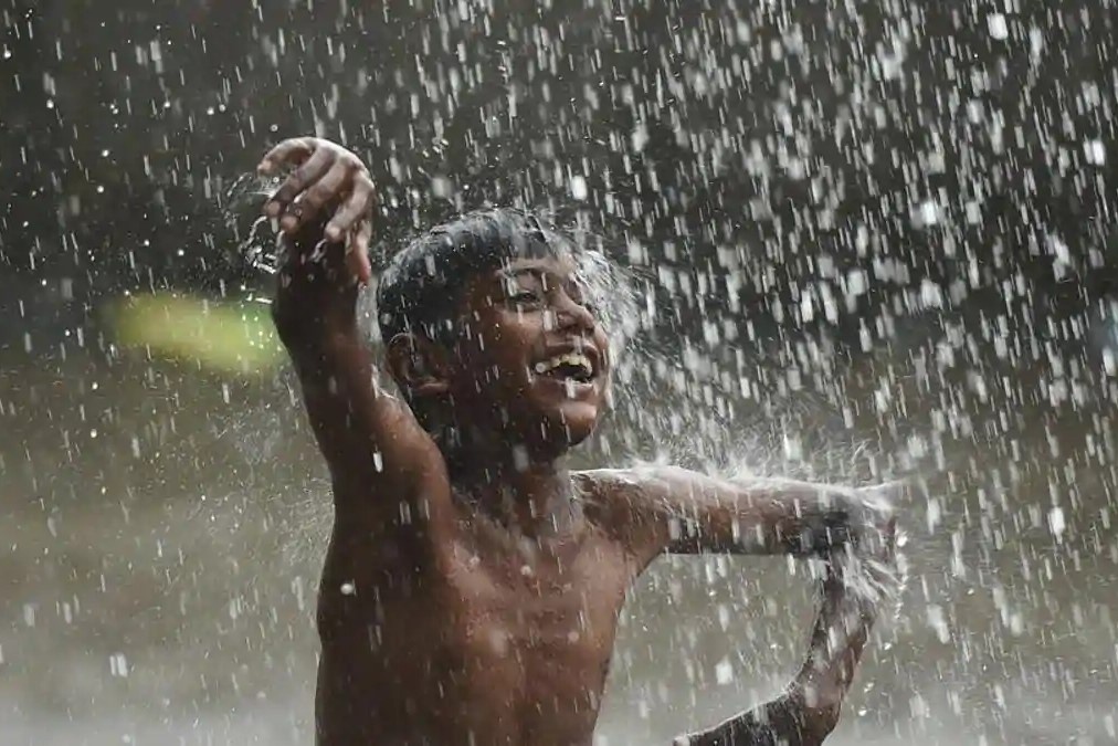 Vi sao troi lai mua? hinh anh