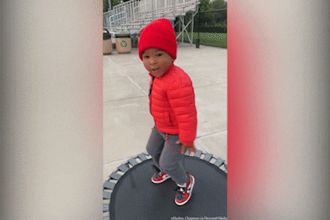 Be trai 3 tuoi dam me toc do o My hinh anh