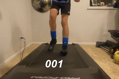 Cau be nguoi Anh tang bong tren may chay bo hinh anh