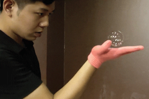 Nam sinh vien Trung Quoc lap ky luc vi tang bong bong xa phong hinh anh