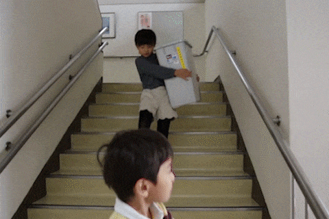 Tre em Nhat Ban duoc day don dep o truong hinh anh