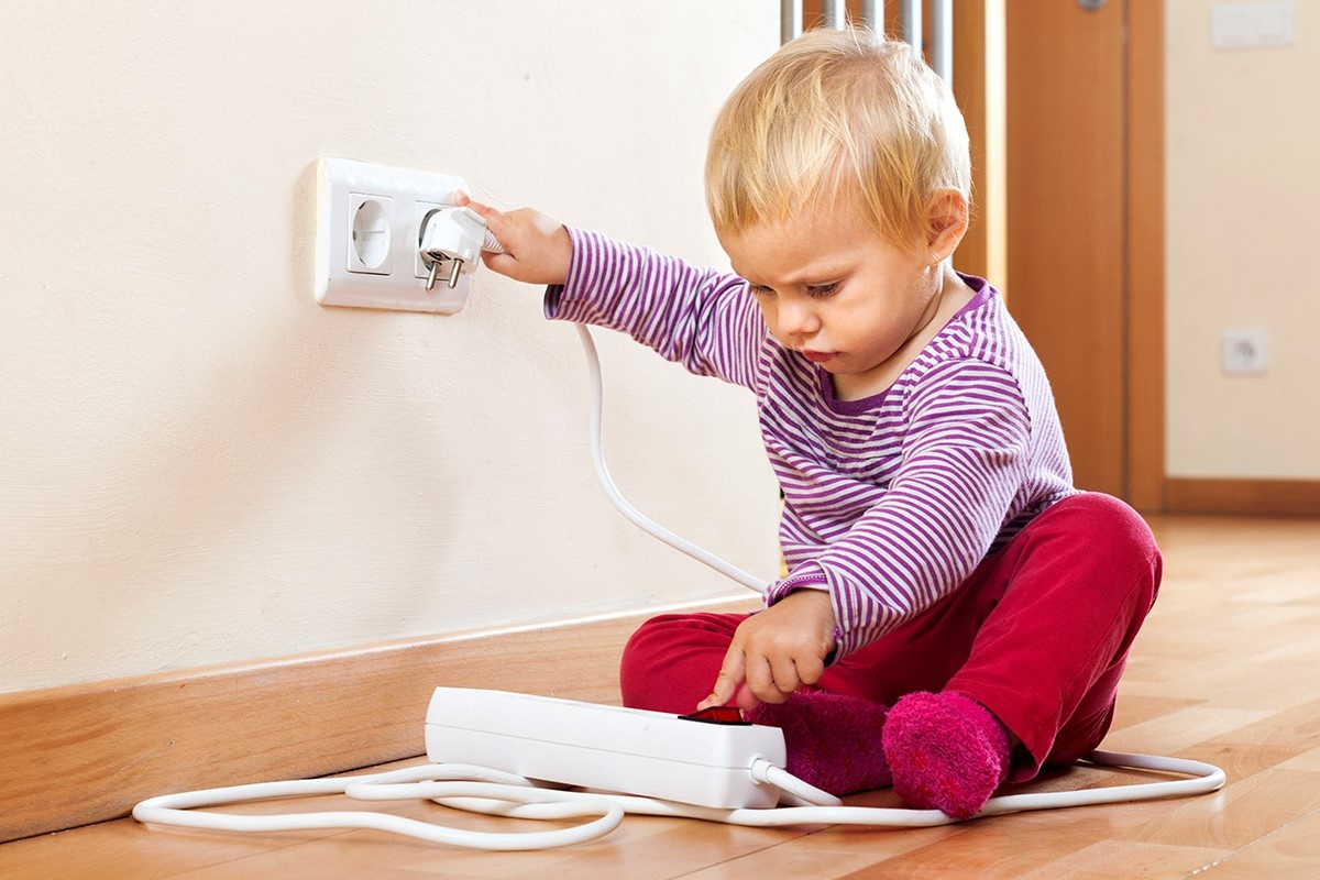 Cach day tre an toan khi o nha hinh anh