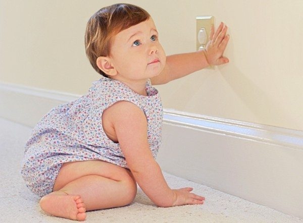 Sap xep do dac trong nha de giu an toan cho tre hinh anh