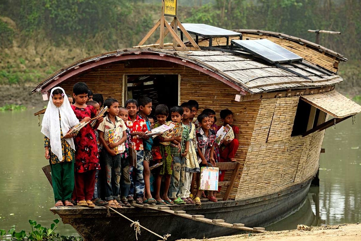 Truong hoc noi tren song o Bangladesh hinh anh