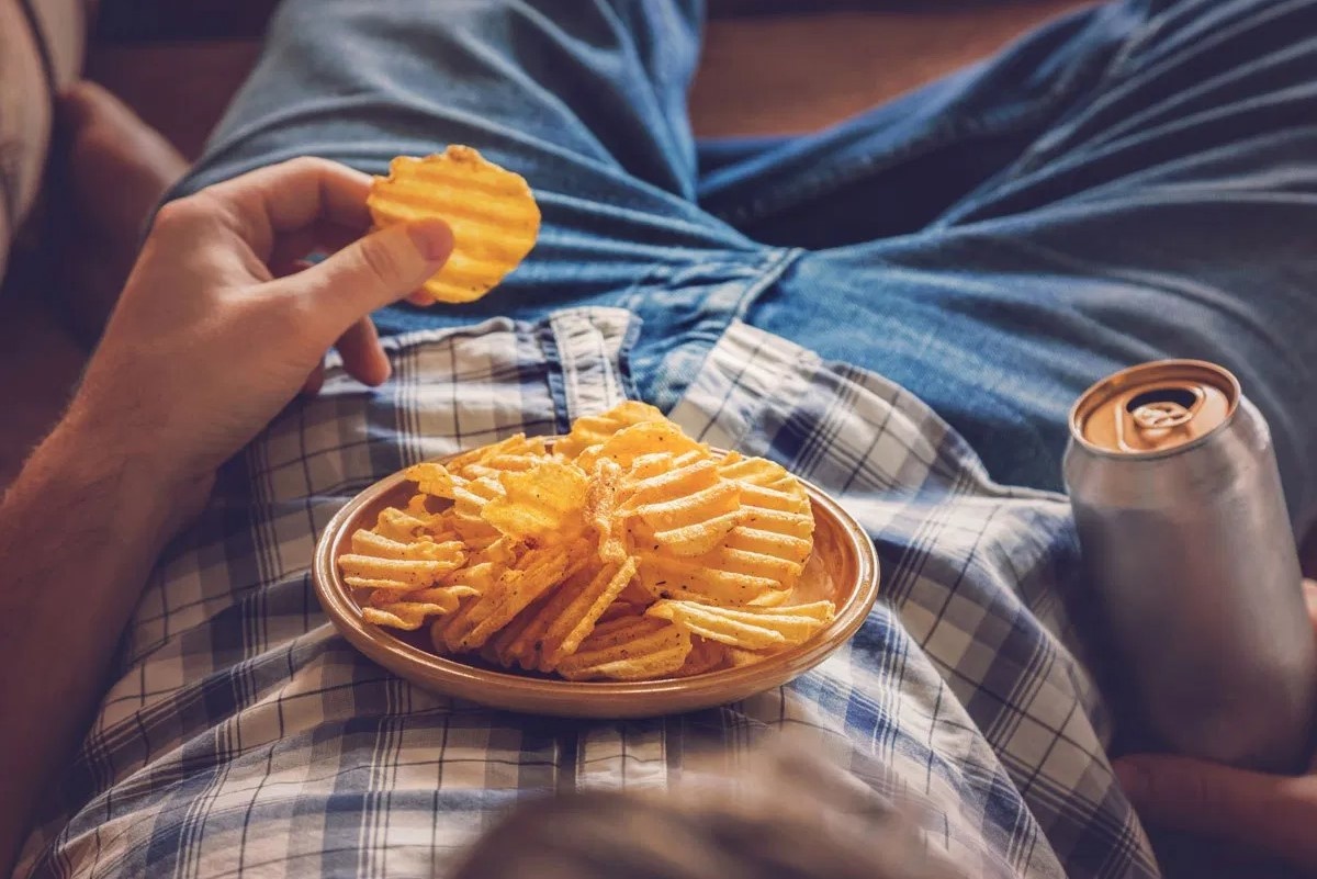 Vi sao khong nen ngu sau khi an no? hinh anh