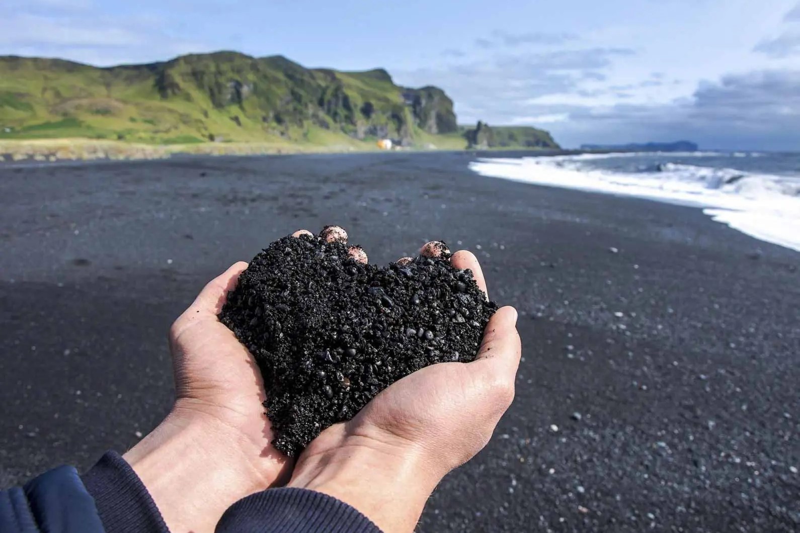 Cat tren bai bien tu dau ma co? hinh anh
