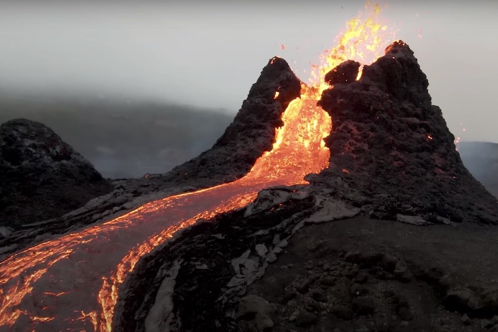Ly giai hien tuong nui lua phun trao hinh anh