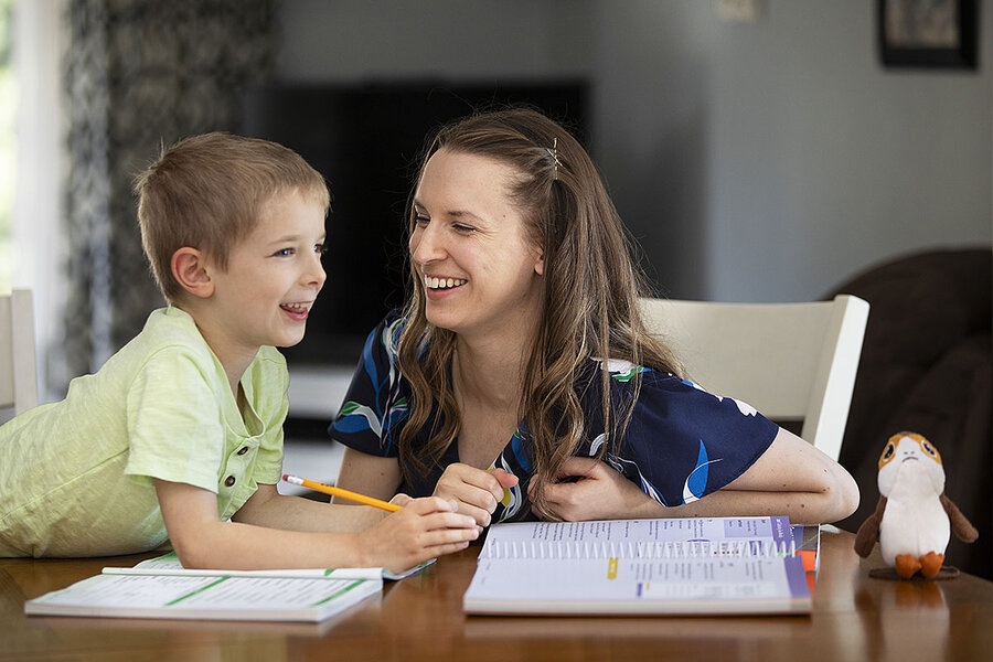 Tre em tren the gioi lam gi khi o nha? hinh anh