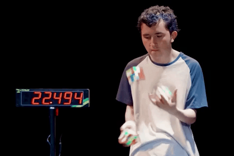 Nam sinh vua tung hung vua giai 3 khoi rubik nhanh nhat the gioi hinh anh