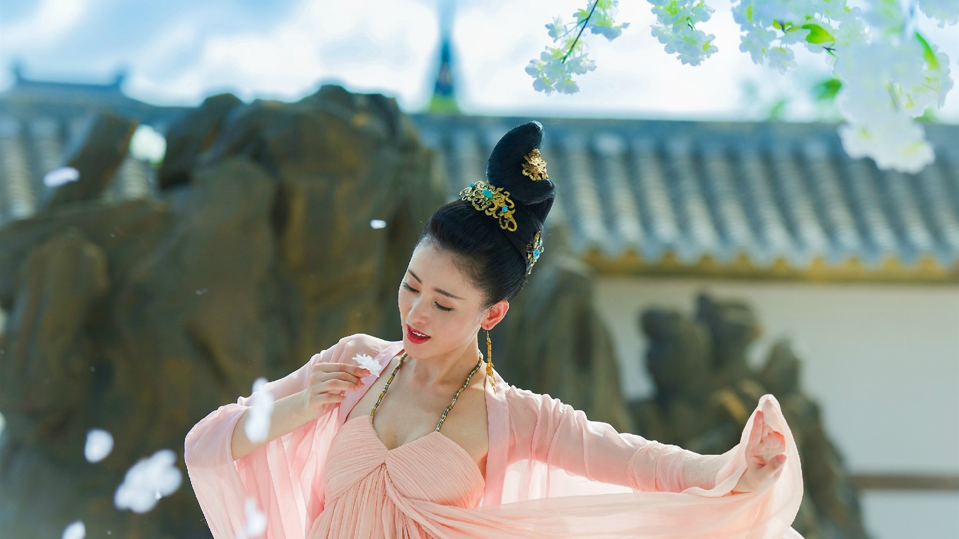 Noi dau chon lau xanh hinh anh