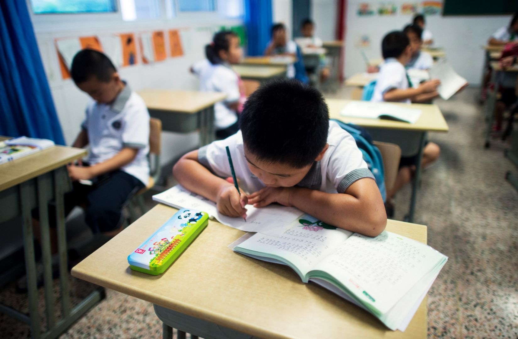 Nhung doi mat buon o lop 1 anh 1