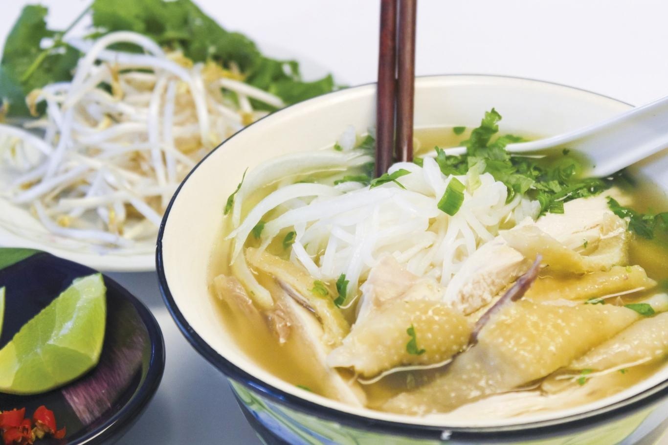 Ha Noi,  quan xa pho phuong anh 2