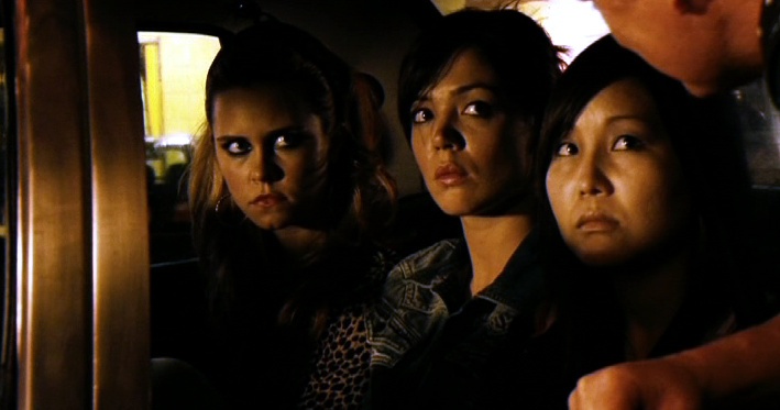 Chuyen lanh gay ben trong hang o buon ban mai dam anh 2