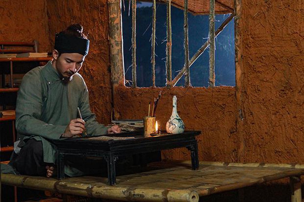 Tieu thuyet ve 18 nam lam quan cua Nguyen Du hinh anh