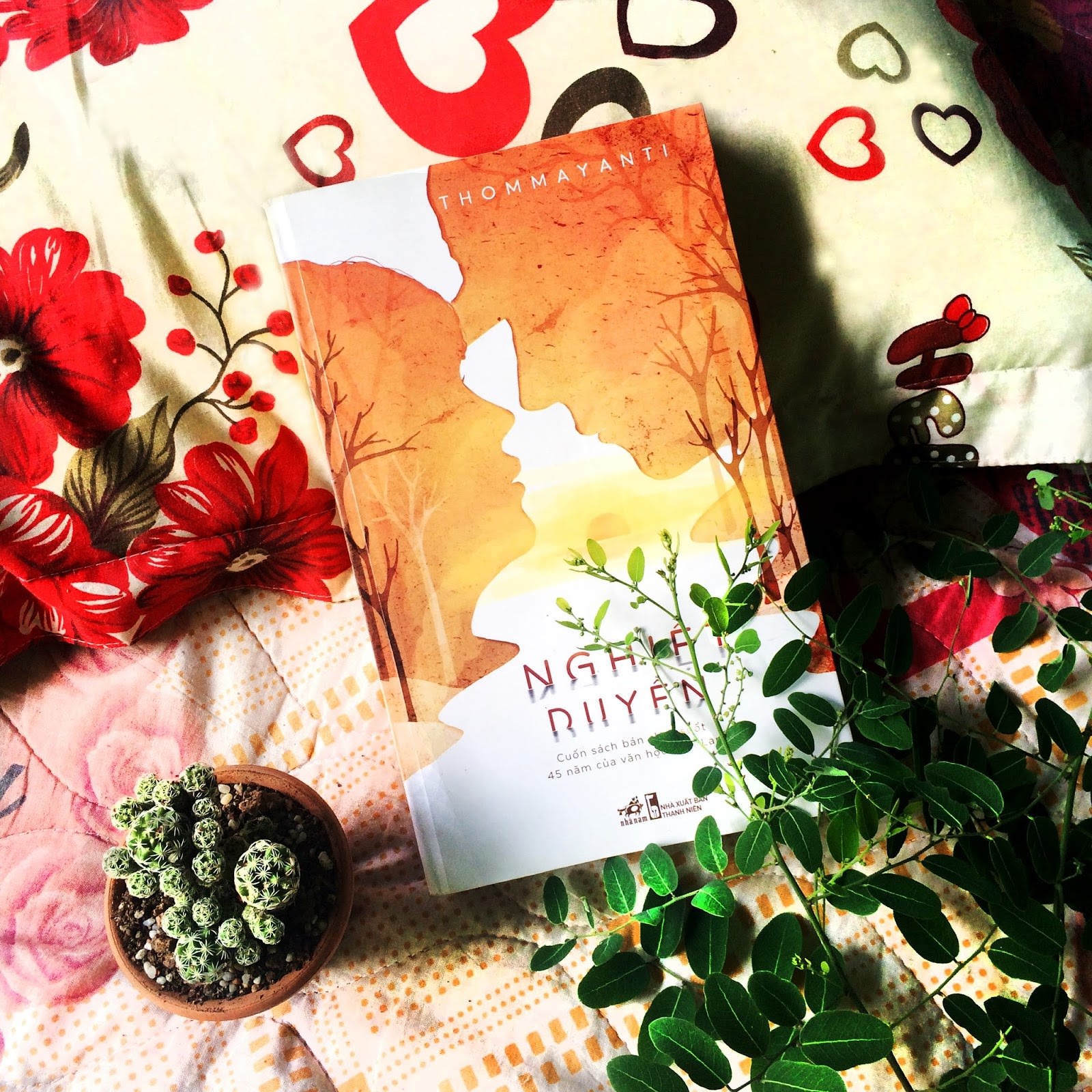 Tinh yeu duoi ngoi but cua cac nha van chau A anh 1